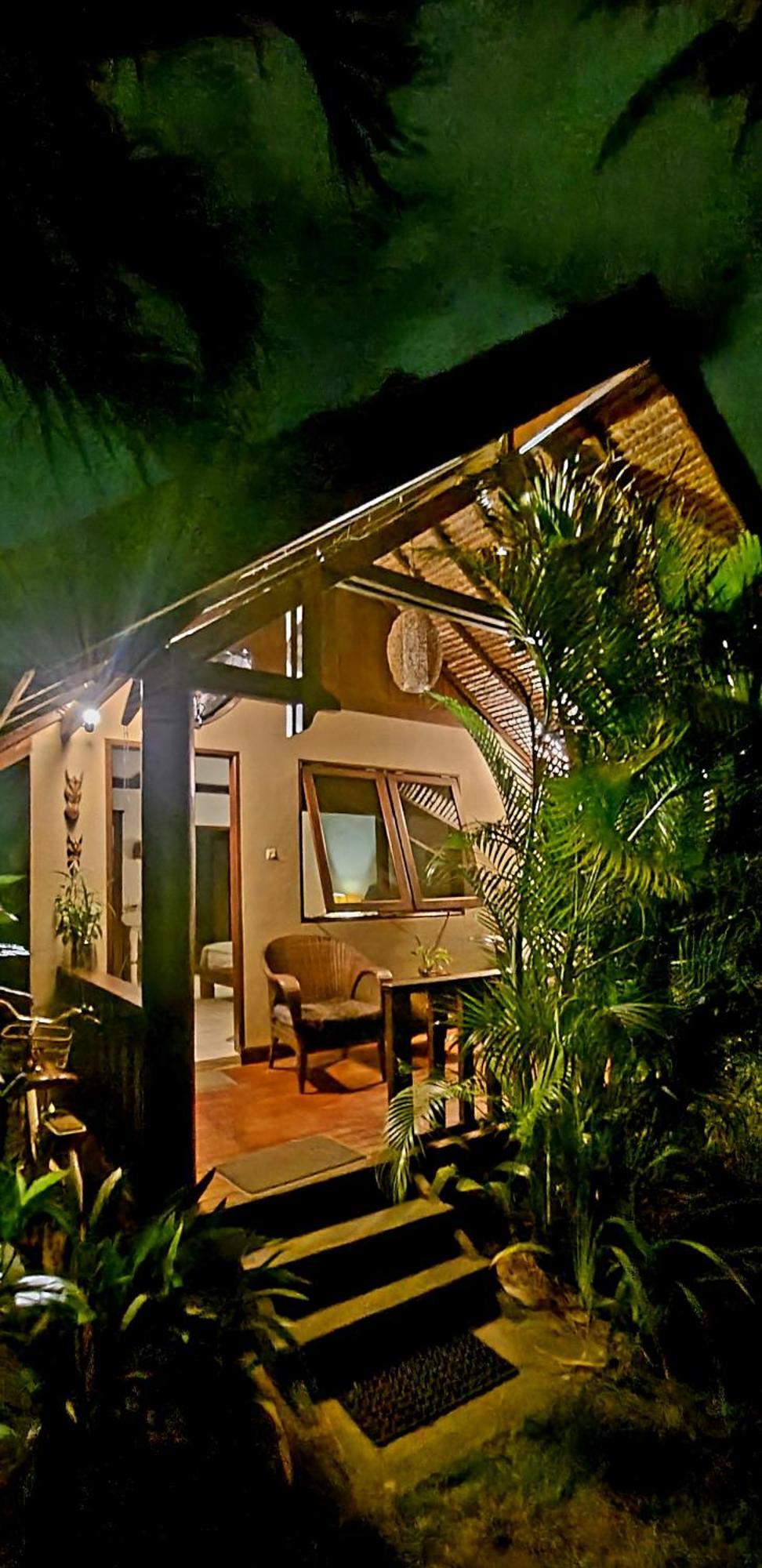 Rumah Sunyi Gili Trawangan Exterior photo